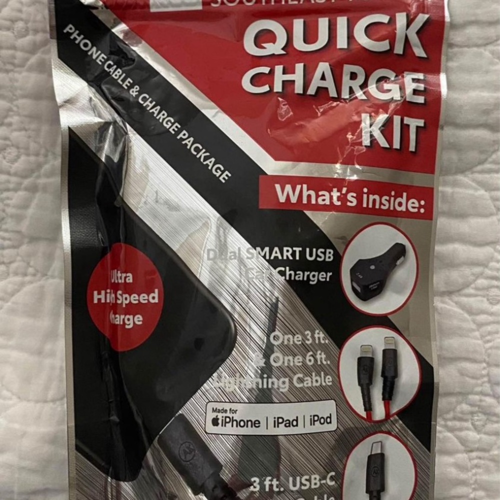 New Toyota Quick Charge Kit Accessories for iPhone, Part # 00016- 00427.